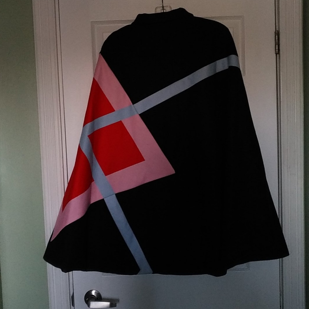 Cape - Picture 2 of 2